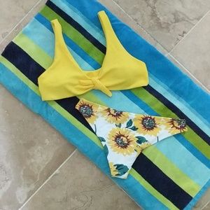 Yellow sunflower bikini NWT